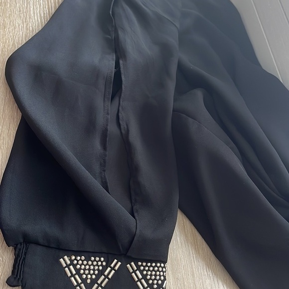 VOG Embellished Tunic Cut out Blouse l SIZE M - Picture 8 of 8